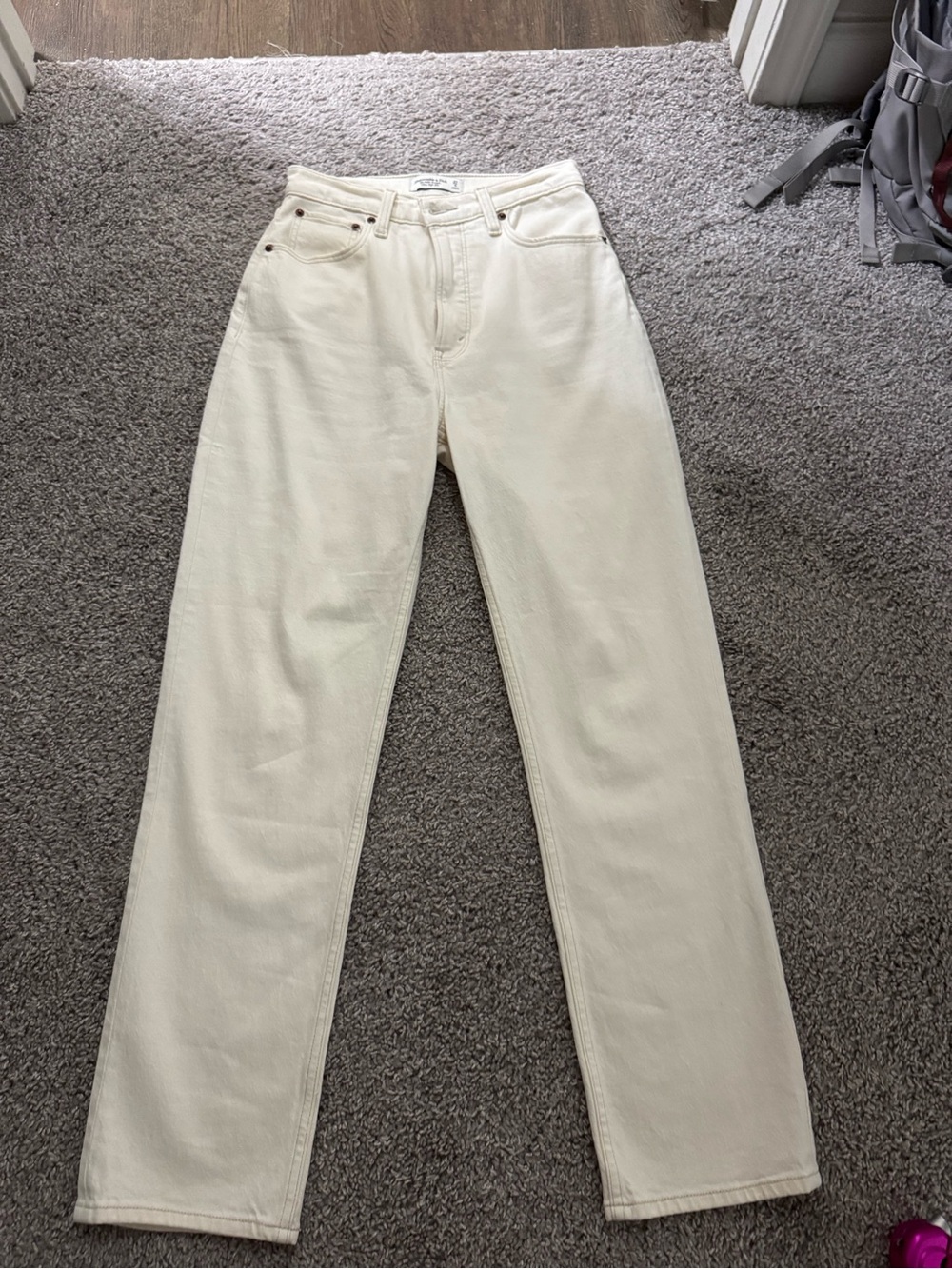 A&F Off White curve love Ankle Straight Ultra High Rise Jeans